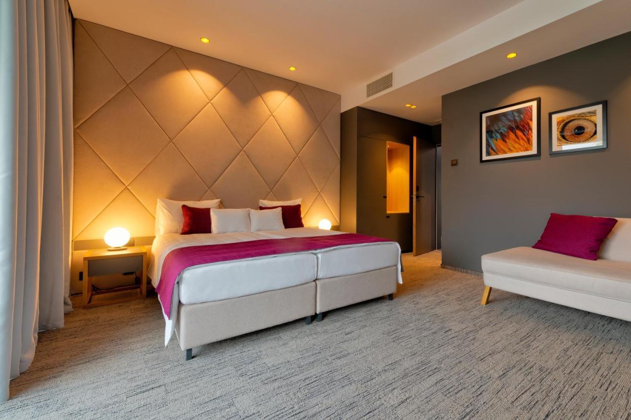Donautica Hotel & Restaurant Fadd-Dombori ภายนอก รูปภาพ