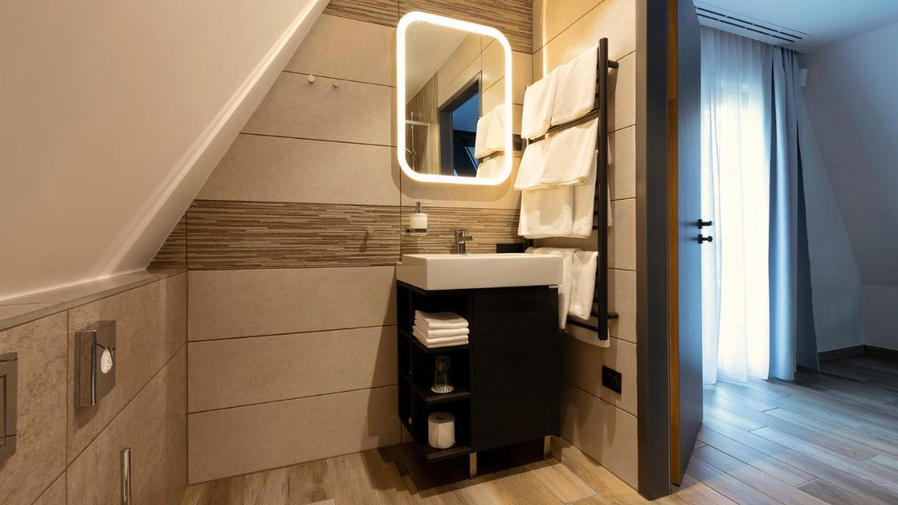 Donautica Hotel & Restaurant Fadd-Dombori ภายนอก รูปภาพ